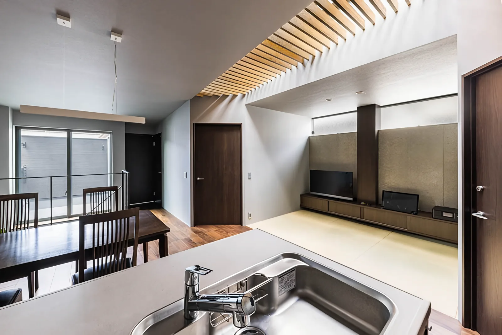 Garage House in Higashi-Osaka
