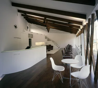 SUAVE HAIR｜Institutional & Commercial Architecture