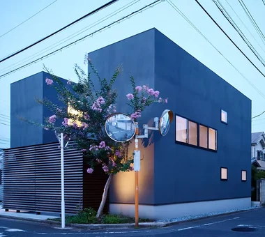 M/M 住宅｜附設家庭劇院的住宅｜房屋導覽｜客製化住宅