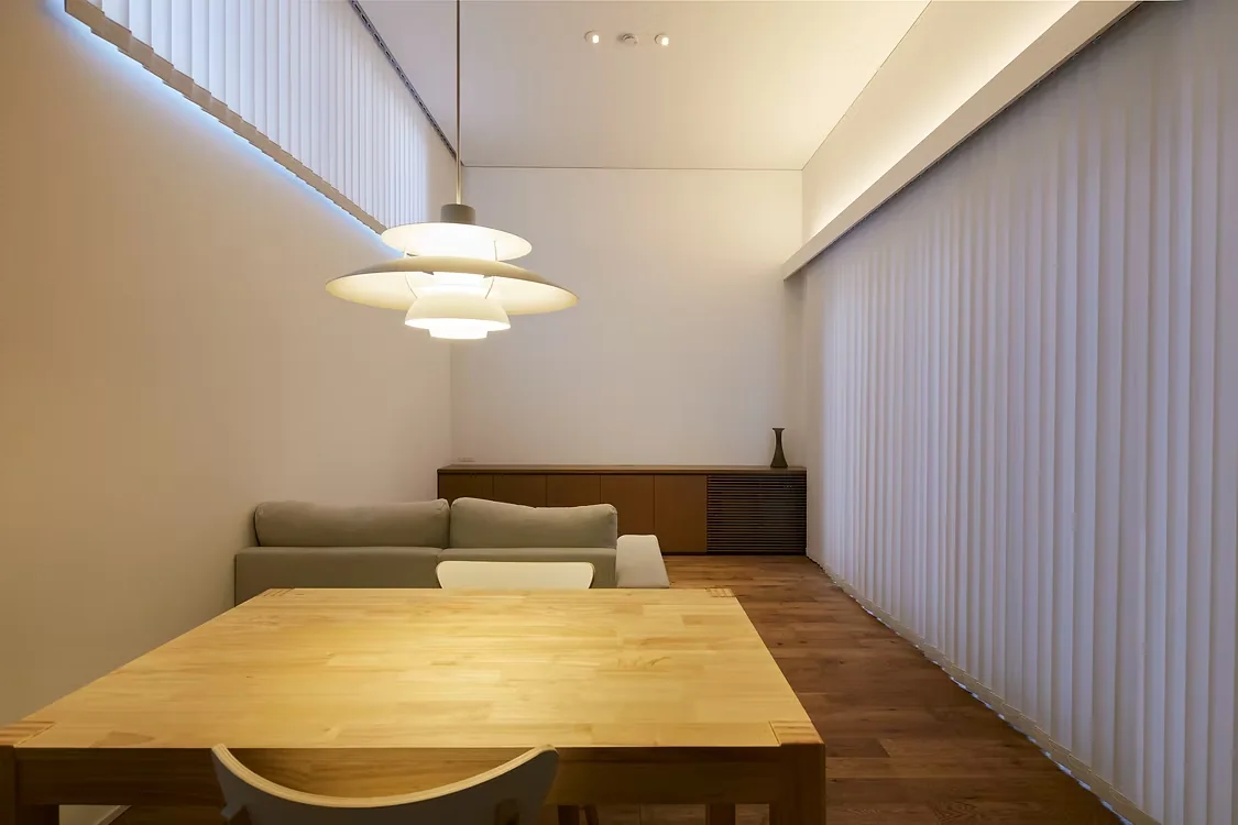 A minimalist space engineered to minimize noise interference.