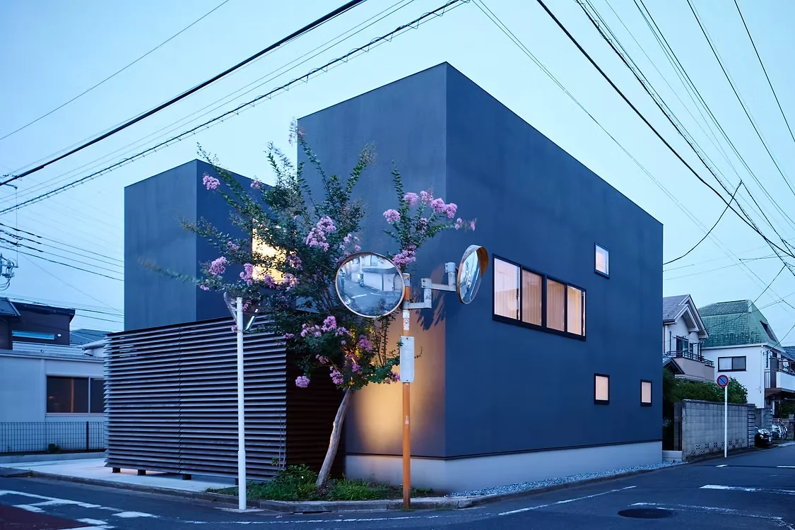 House M/M