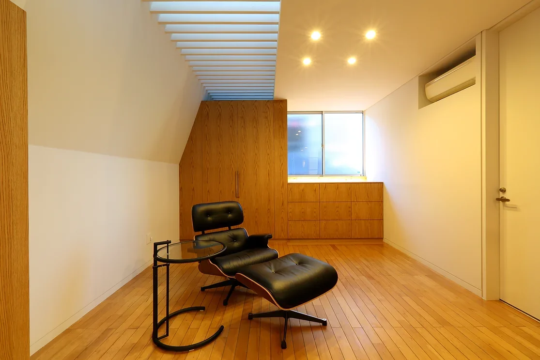 Garage House in Yashio
