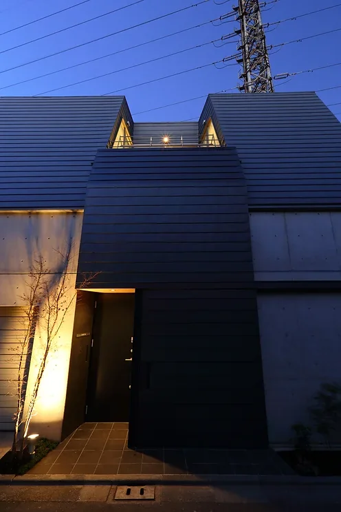 Garage House in Yashio