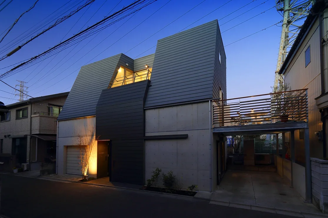 Garage House in Yashio
