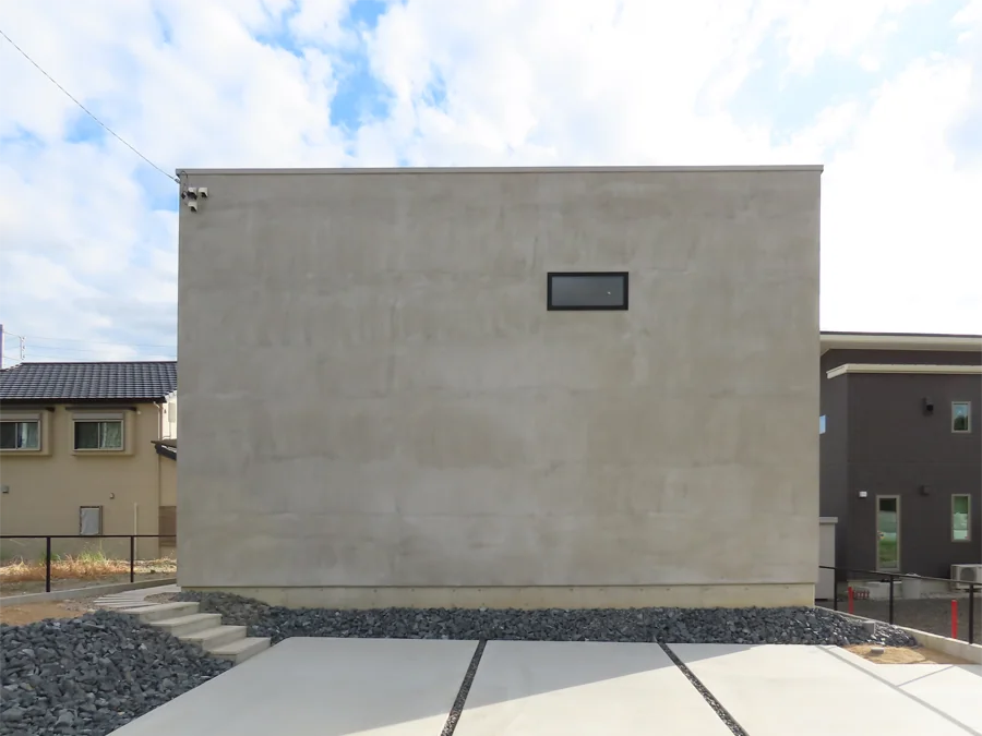 House of Earthen Floor and Cloister
