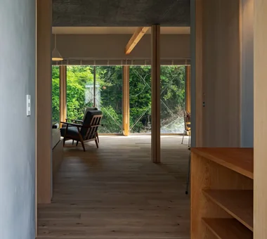 A Small Single-Story House on a Sloped Site｜Single-Story Houses｜Custom-built house｜Entrance hall