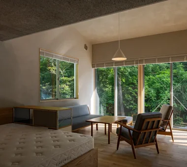 傾斜地上的小型單層住宅｜房屋導覽｜客製化住宅