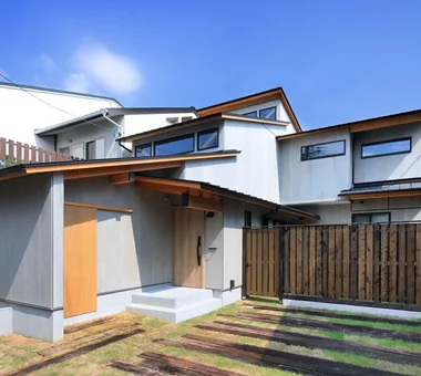 Architect:Ryota Echizen｜Design Firm:Echizen Design Laboratory｜Edobori Center Building B1, 2-1-1 Edobori, Nishi-ku, Osaka, Osaka｜Custom-built house
