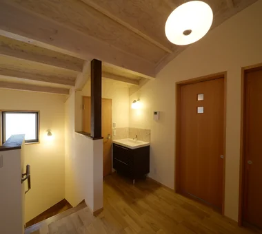 クジラ屋根の家:豊田和久建築工房