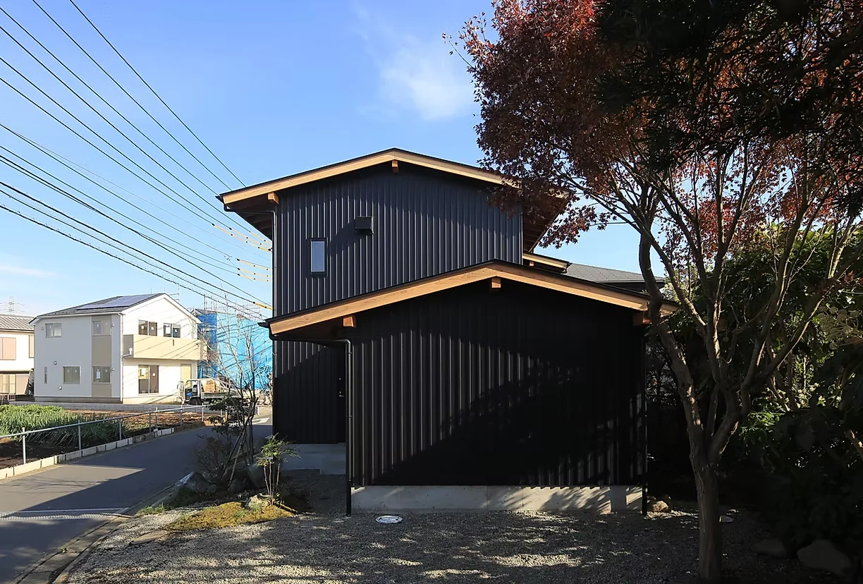 既存の植栽を生かし風景を壊さないことにも配慮する