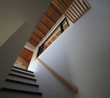 小谷の家｜景色を望む家｜注文住宅｜階段