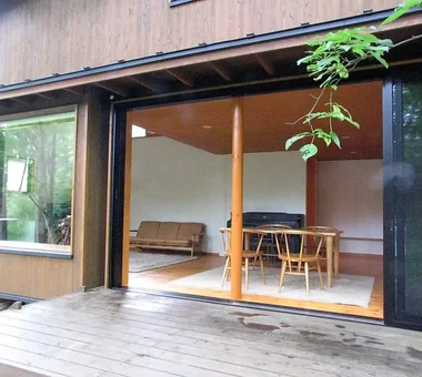 轻井泽之屋｜与自然共生的住宅｜定制住宅｜露台