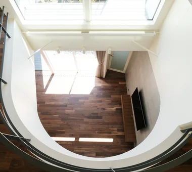 Light-Gathering House｜Sustainable Homes｜Custom-built house｜Atrium
