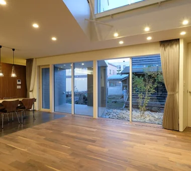 Light-Gathering House｜Sustainable Homes｜Custom-built house｜LDK