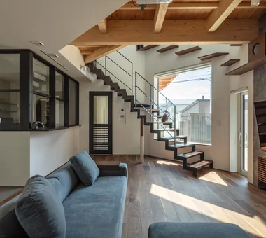 PARALLEL｜Homes Designed for Living with Cats｜Custom-built house｜Living Room