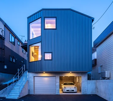 斜光車庫住宅｜引入自然光的住宅｜客製化住宅｜外觀