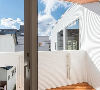 House at a T-intersection｜Homes Embracing Natural Light｜Custom-built house｜Terrace