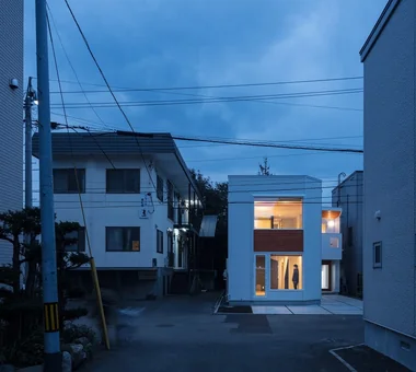 House at a T-intersection｜Homes Designed for Living with Dogs｜Custom-built house｜Exterior