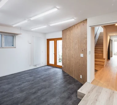 House at a T-intersection｜Homes Designed for Living with Dogs｜Custom-built house｜Hobby room