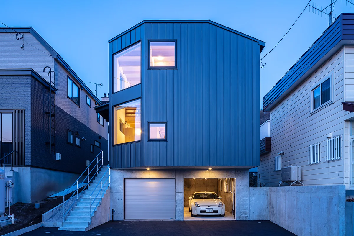 斜光車庫住宅