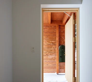 House of the North Window｜Sustainable Homes｜Custom-built house｜Entrance hall